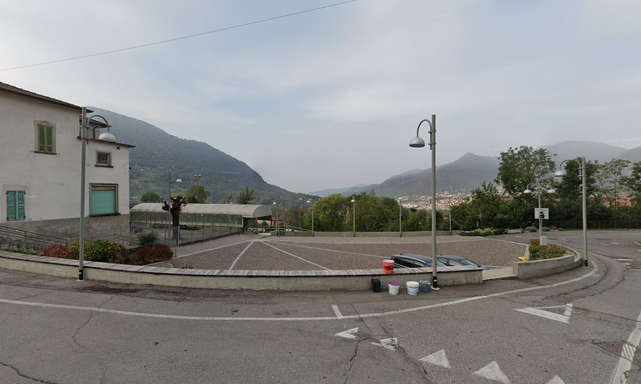 Piazza Mons. Roberto Nicoli (Vall'Alta)